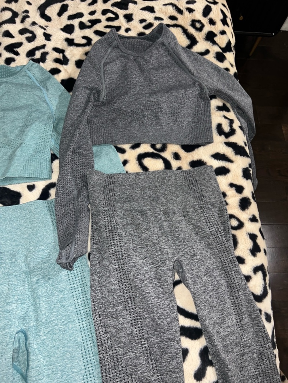 3-Pack Seamless Ribbed Active Sets - Blue, Teal, Gray - Picture 4 of 5